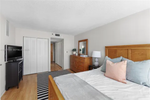 $395,000 | 7601 East Treasure Drive, Unit 2001, North Bay Village, FL 33141