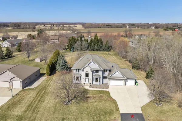 $749,900 | 3414 Syngentia Way, Neenah, WI 54956