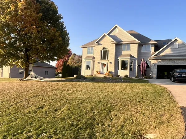 $749,900 | 3414 Syngentia Way, Neenah, WI 54956