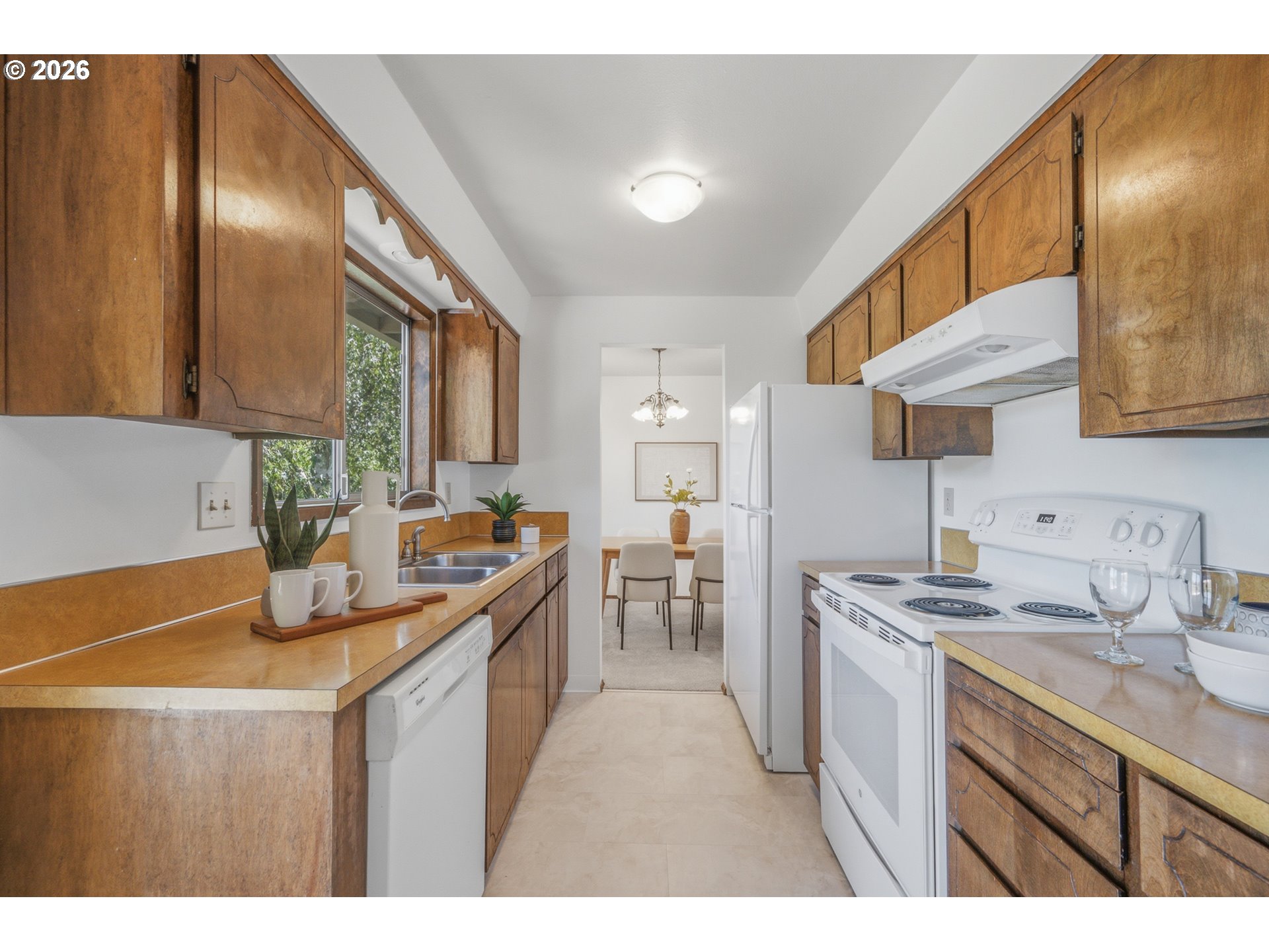16285 Southwest Rosa Road Beaverton, OR 97007 - Photo 12 of 42 Kitchen/Dining Room