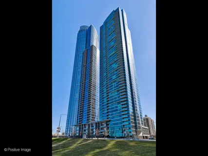 $850,000 | 1211 South Prairie Avenue, Unit 1305, Chicago, IL 60605