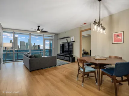 $850,000 | 1211 South Prairie Avenue, Unit 1305, Chicago, IL 60605