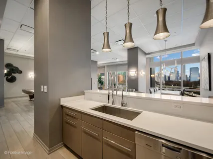 $850,000 | 1211 South Prairie Avenue, Unit 1305, Chicago, IL 60605