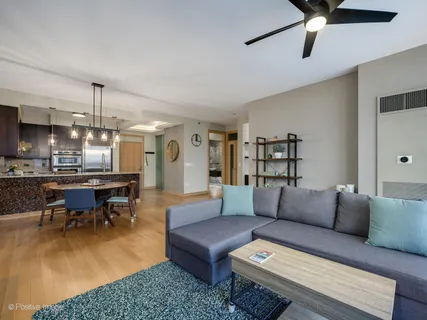 $850,000 | 1211 South Prairie Avenue, Unit 1305, Chicago, IL 60605