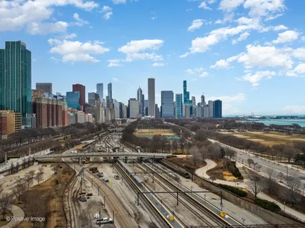 $850,000 | 1211 South Prairie Avenue, Unit 1305, Chicago, IL 60605