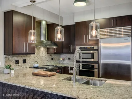 $850,000 | 1211 South Prairie Avenue, Unit 1305, Chicago, IL 60605