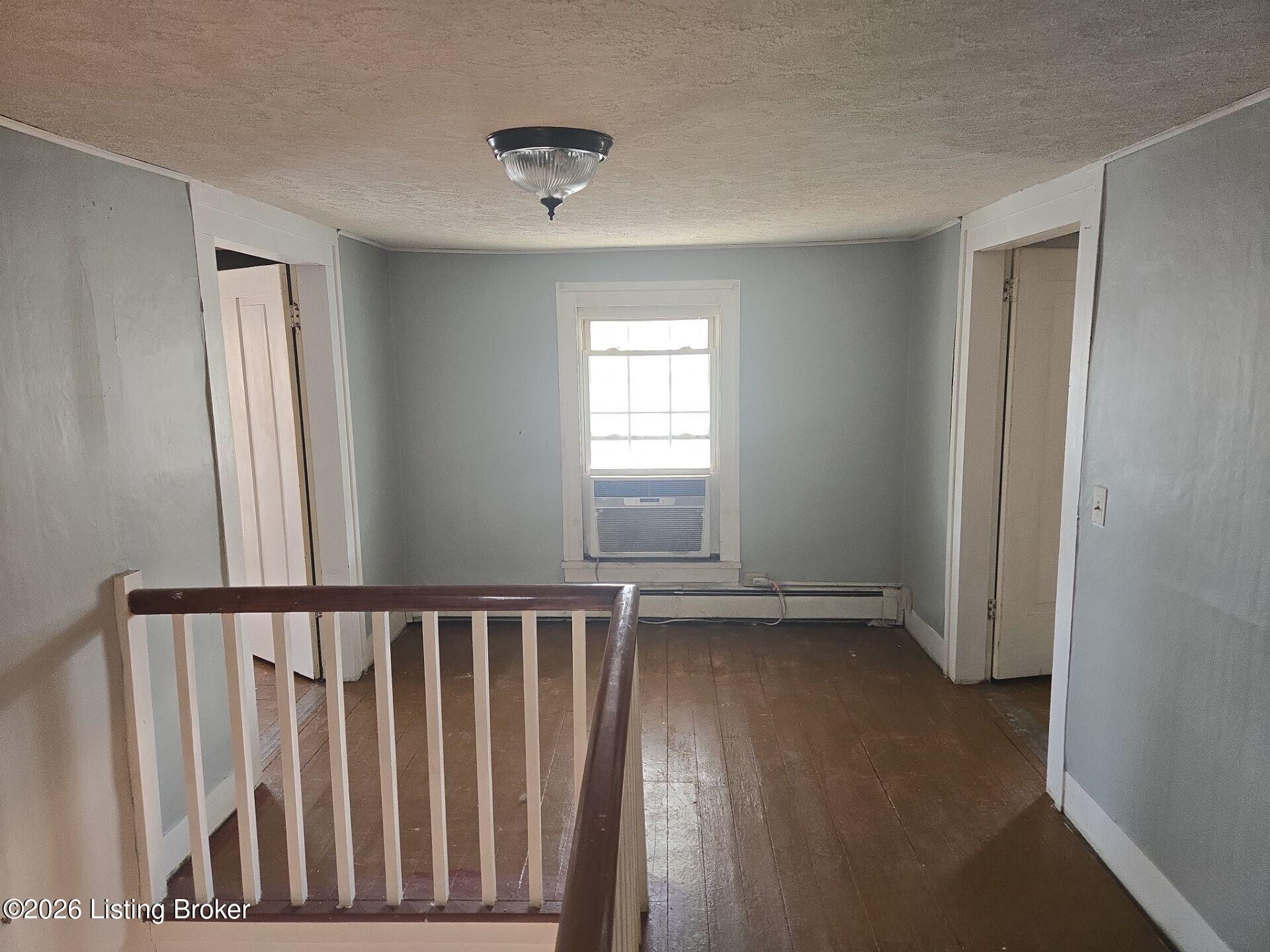 103 Springfield Road Bloomfield, KY 40008 - Photo 9 of 17 2nd Floor Landing