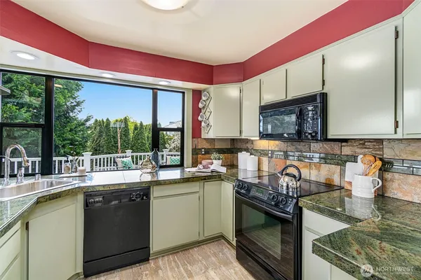 $1,785,000 | 555 Galer Street, Seattle, WA 98109