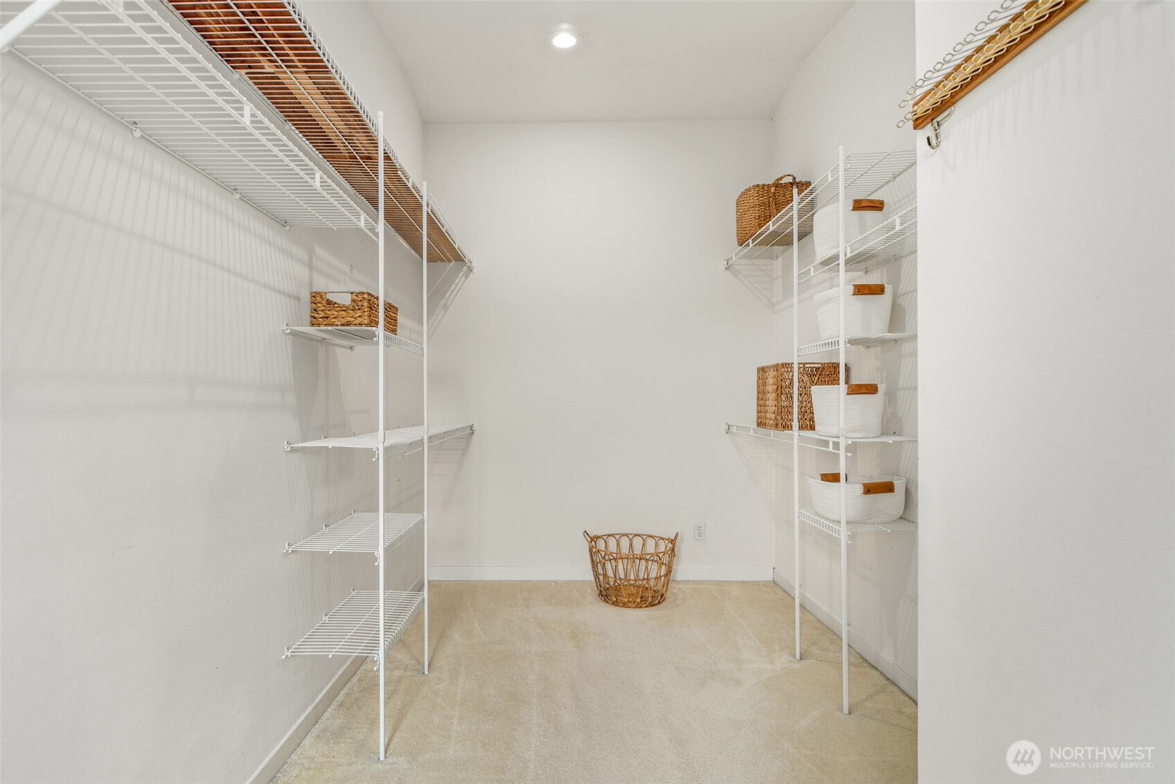 555 Galer Street Seattle, WA 98109 - Photo 22 of 40