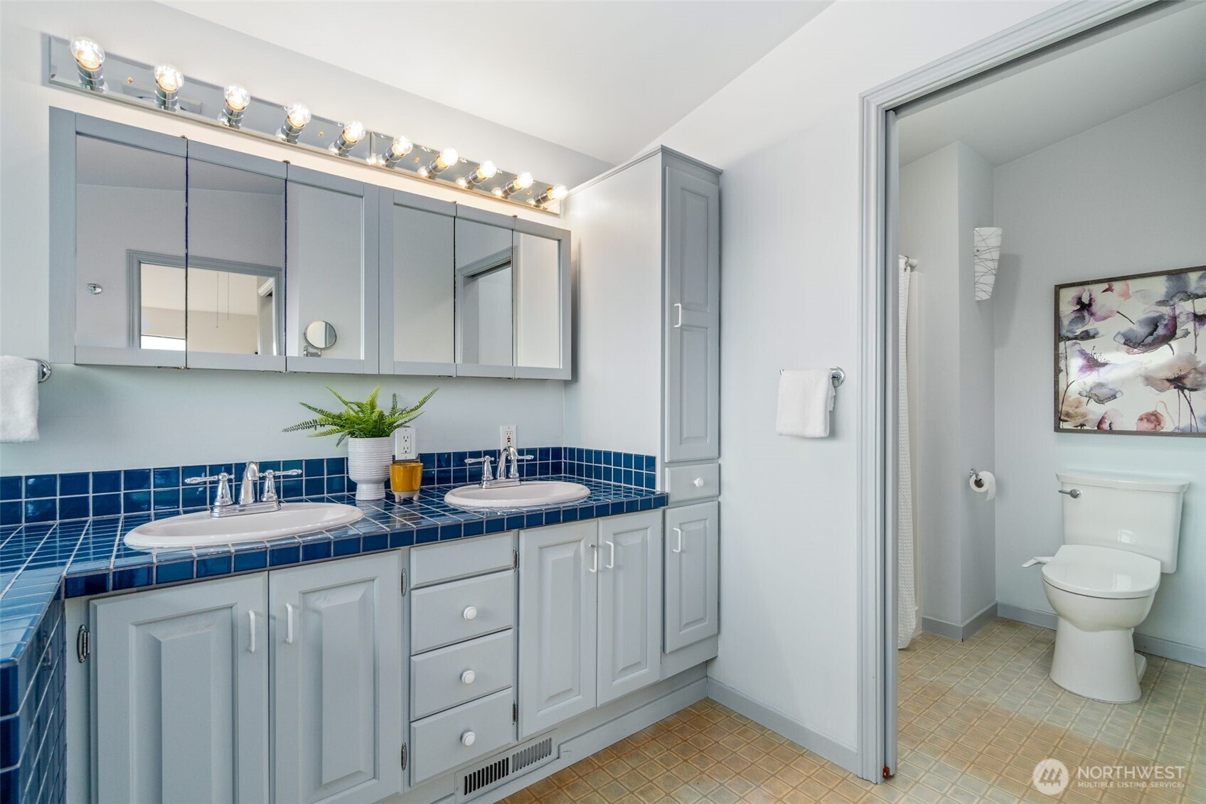 555 Galer Street Seattle, WA 98109 - Photo 24 of 40