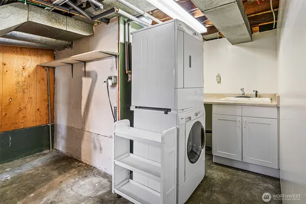 $1,785,000 | 555 Galer Street, Seattle, WA 98109