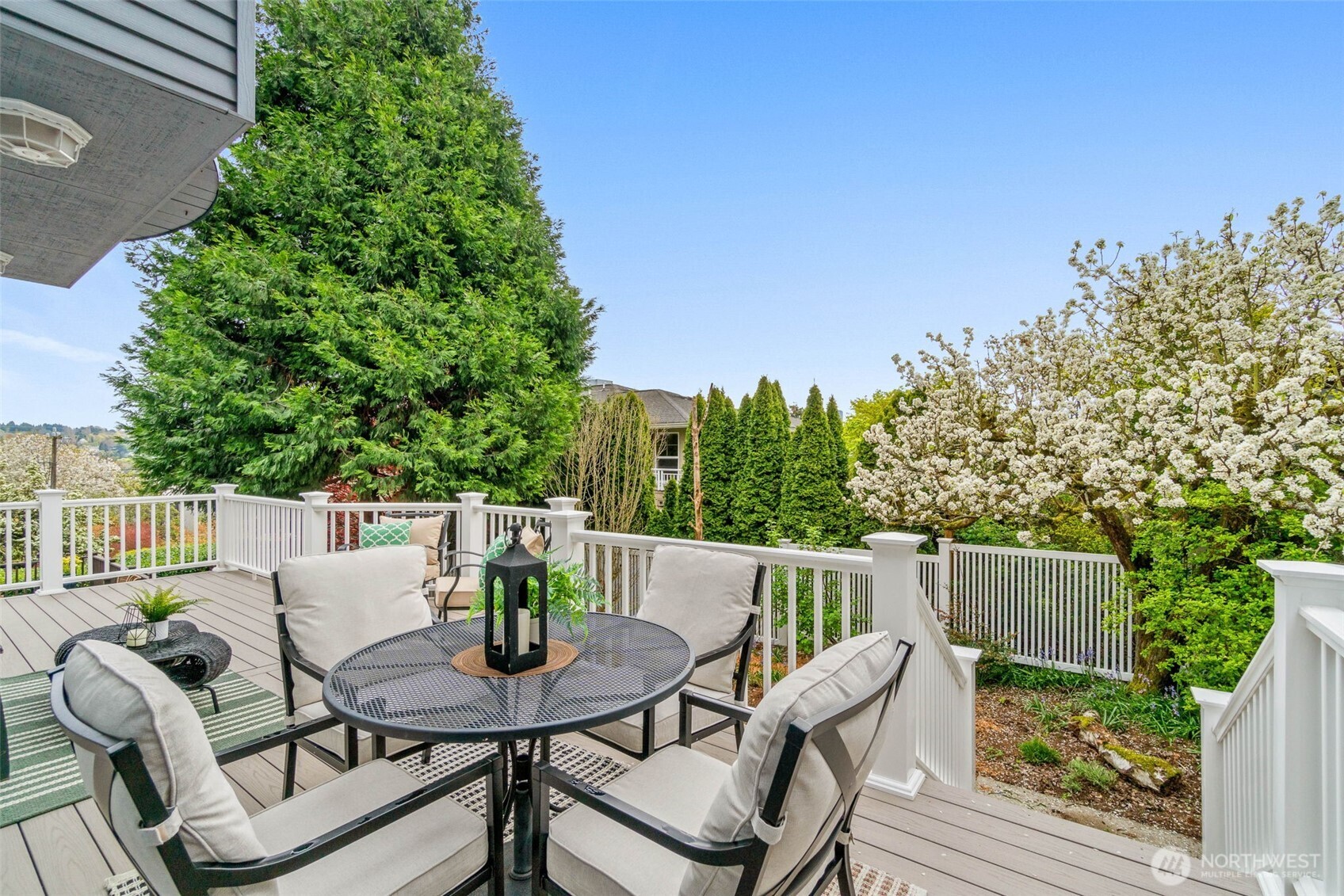 555 Galer Street Seattle, WA 98109 - Photo 36 of 40