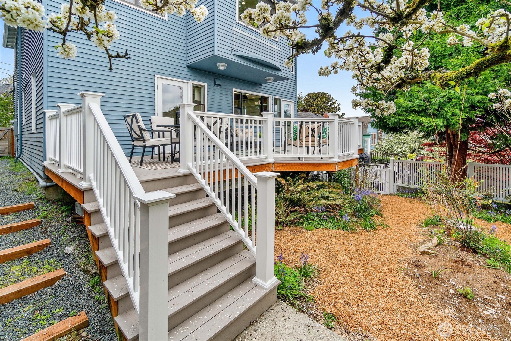 555 Galer Street Seattle, WA 98109 - Photo 37 of 40