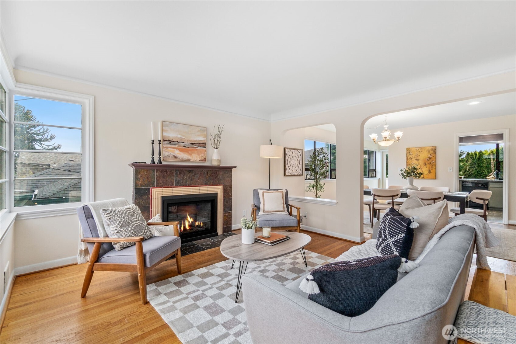 555 Galer Street Seattle, WA 98109 - Photo 4 of 40