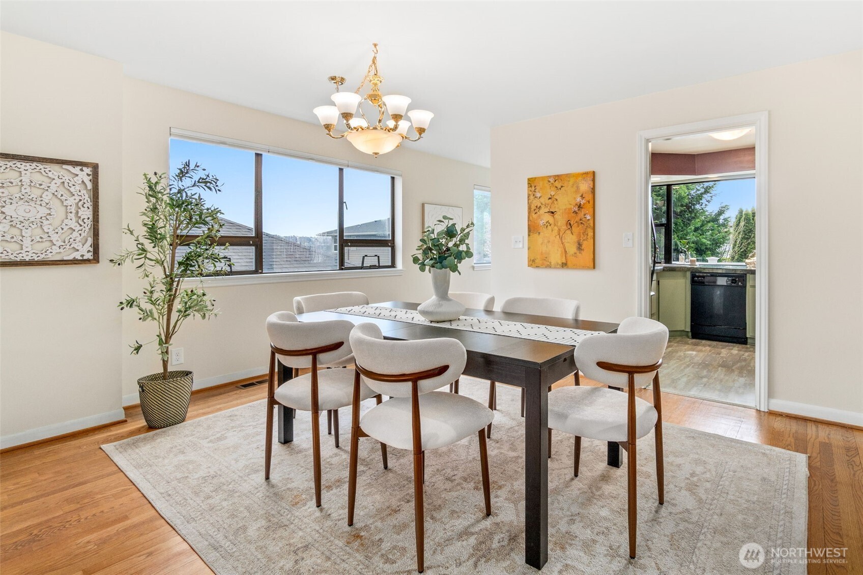 555 Galer Street Seattle, WA 98109 - Photo 8 of 40