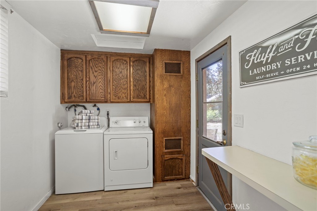 39169 Robin Road Big Bear Lake, CA 92315 - Photo 19 of 50 Large laundry room