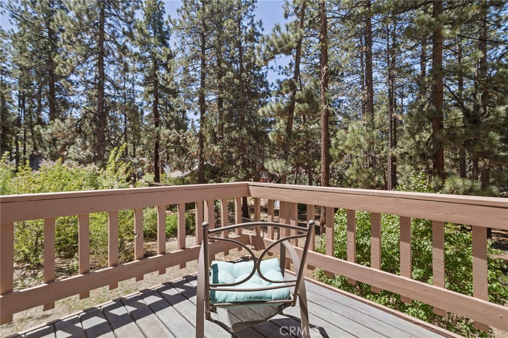 39169 Robin Road Big Bear Lake, CA 92315 - Photo 28 of 50 Stunning views from the balcony with easy breeze