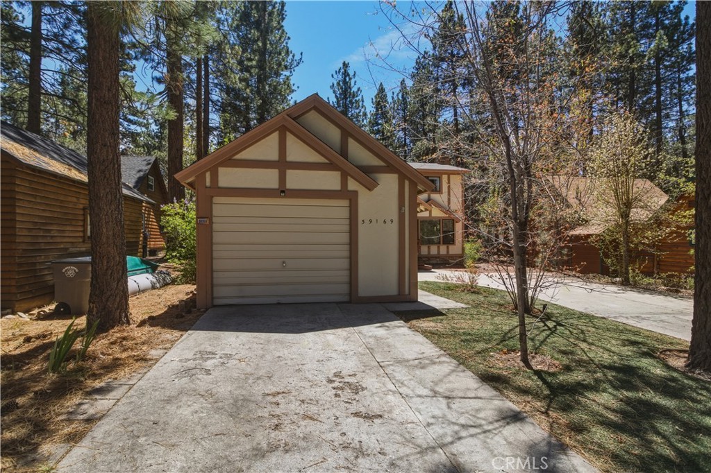 39169 Robin Road Big Bear Lake, CA 92315 - Photo 33 of 50 Detached Garage