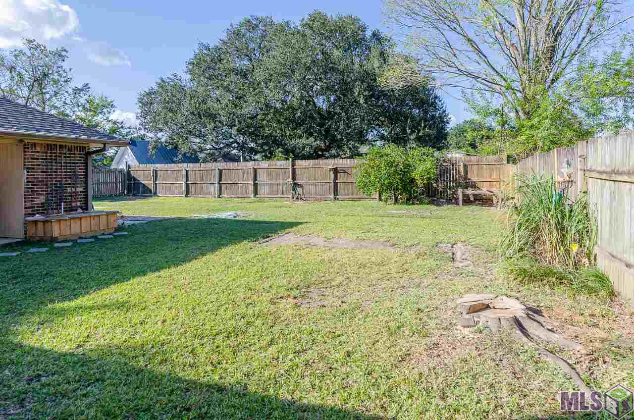 40234 La Rochelle Road Prairieville, LA 70769 - Photo 12 of 14 Fenced Backyard