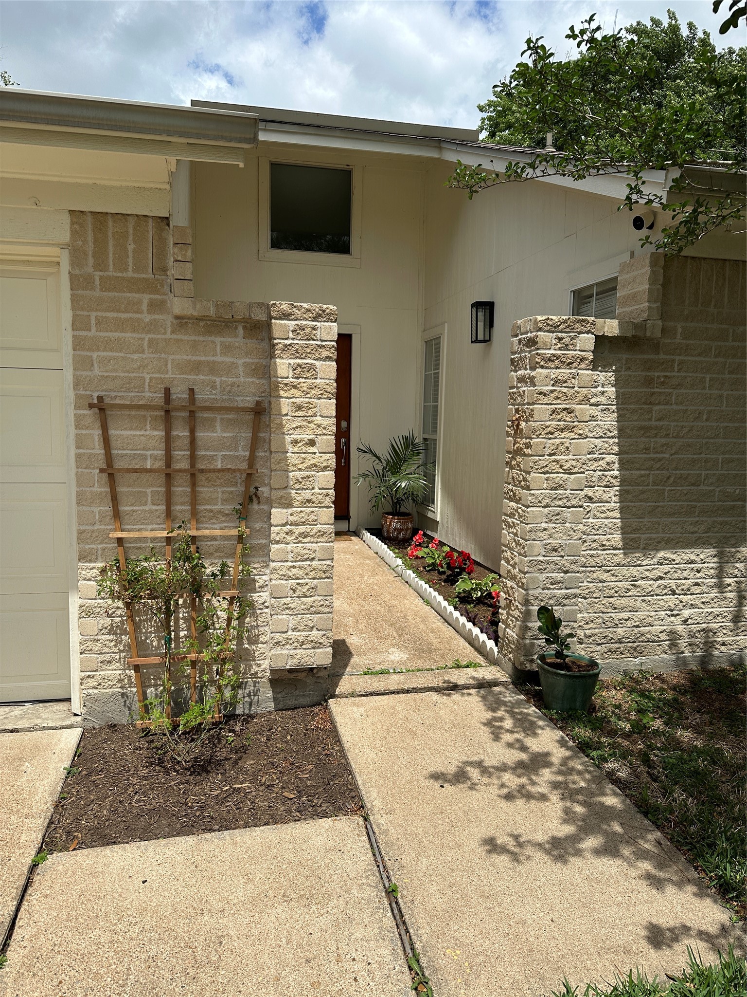 16007 Mill Point Drive Houston, TX 77059 - Photo 10 of 38