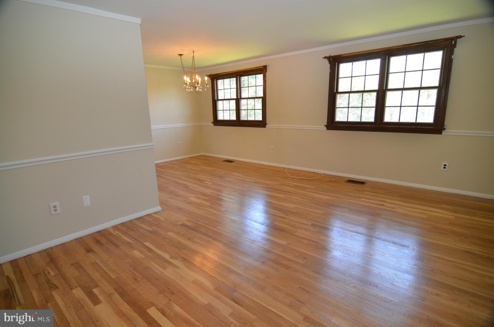 8612 Snowden Loop Laurel, MD 20708 - Photo 4 of 30 Living Room
