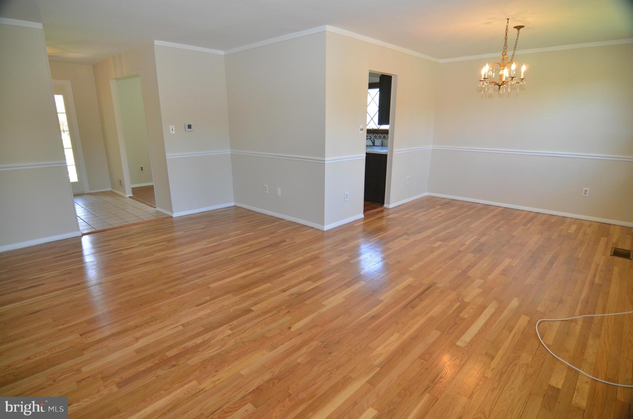 8612 Snowden Loop Laurel, MD 20708 - Photo 6 of 30 Living Room