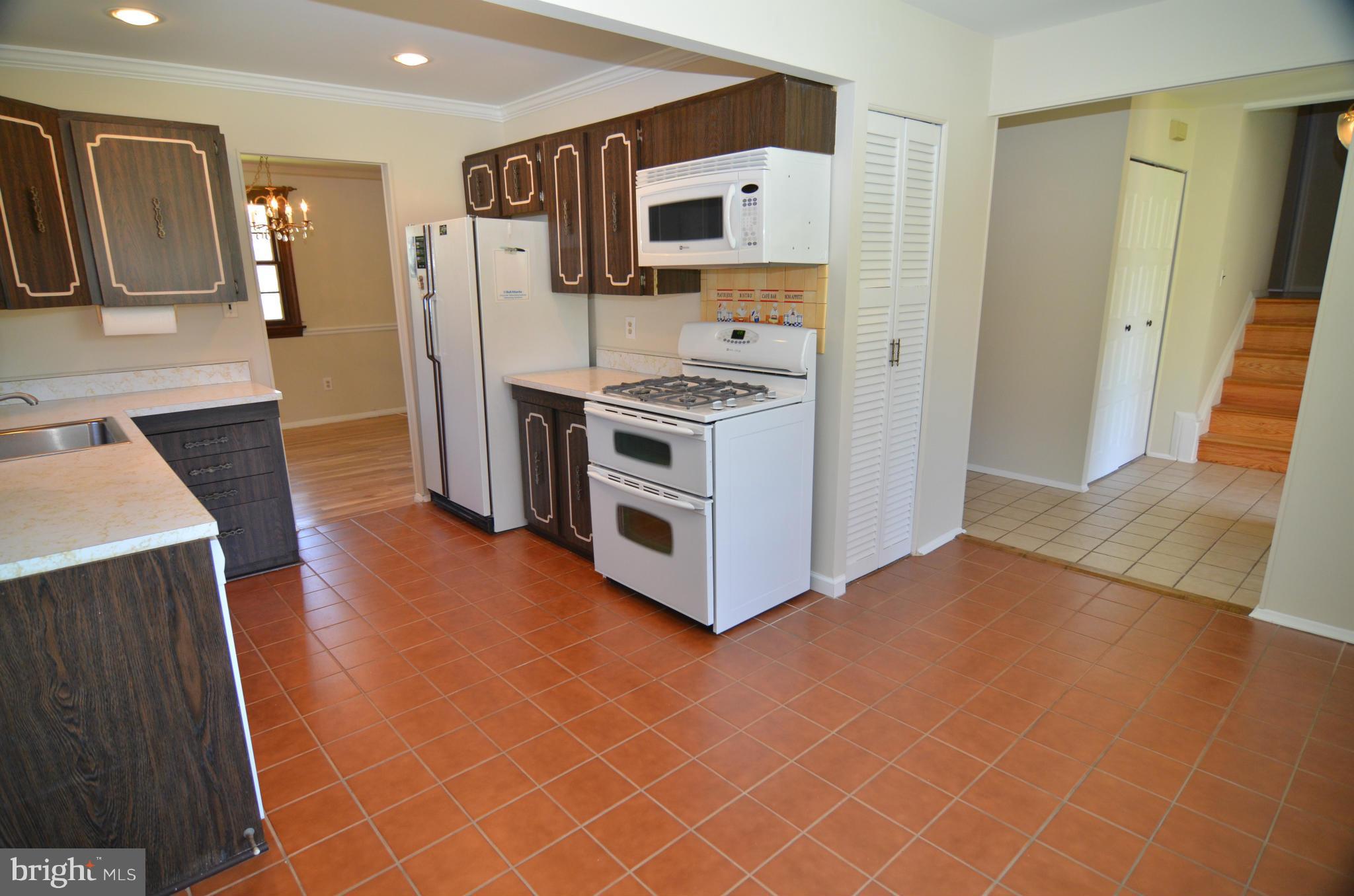 8612 Snowden Loop Laurel, MD 20708 - Photo 7 of 30 Kitchen