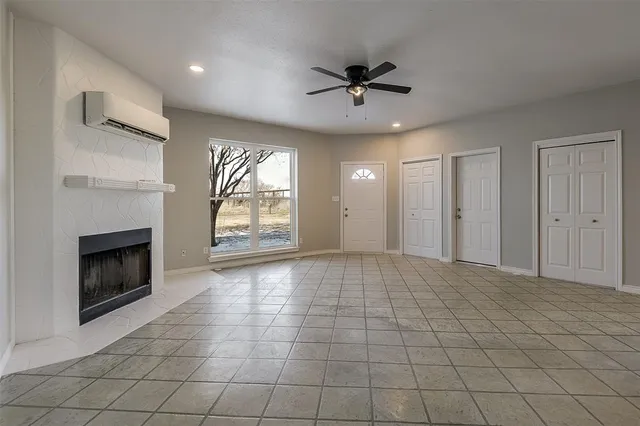 $1,750 | 438 Edna Road, Waxahachie, TX 75165