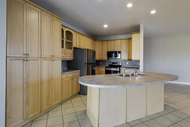 $1,750 | 438 Edna Road, Waxahachie, TX 75165