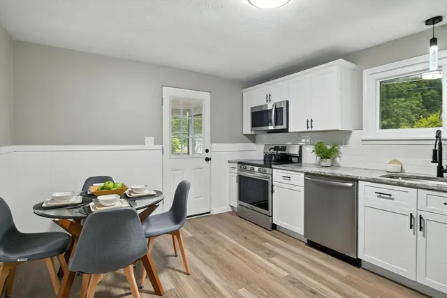 $299,000 | 17 Pebble Mill Road, Springfield, MA 01118