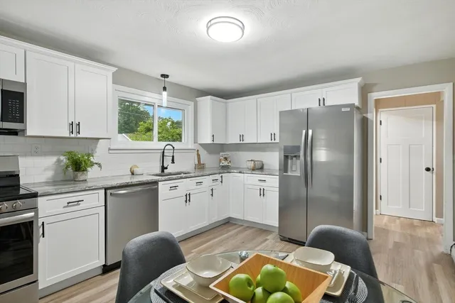 $299,000 | 17 Pebble Mill Road, Springfield, MA 01118