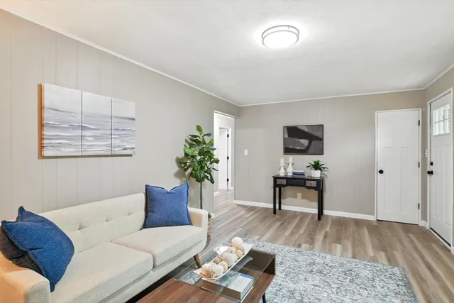 $299,000 | 17 Pebble Mill Road, Springfield, MA 01118