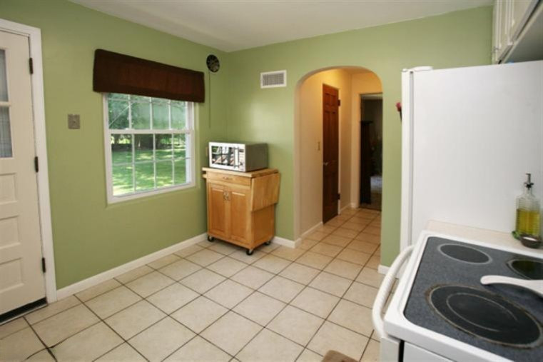 1827 Paddington Road Kalamazoo, MI 49001 - Photo 6 of 19 Additional Photo
