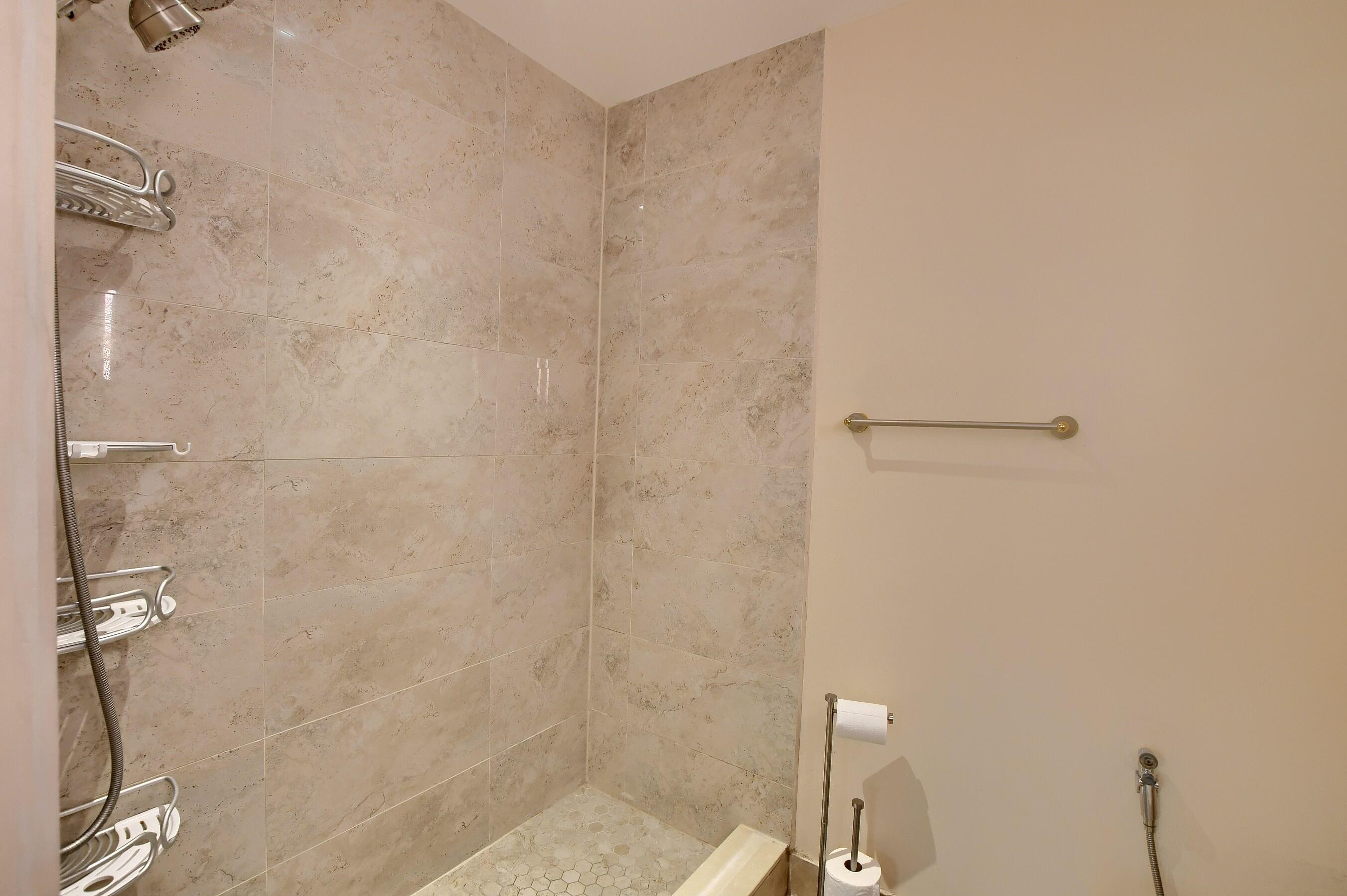 1501 Northwest 13th Street, Unit 14 Boca Raton, FL 33486 - Photo 13 of 24 17_ebf_1690-hdr(5)