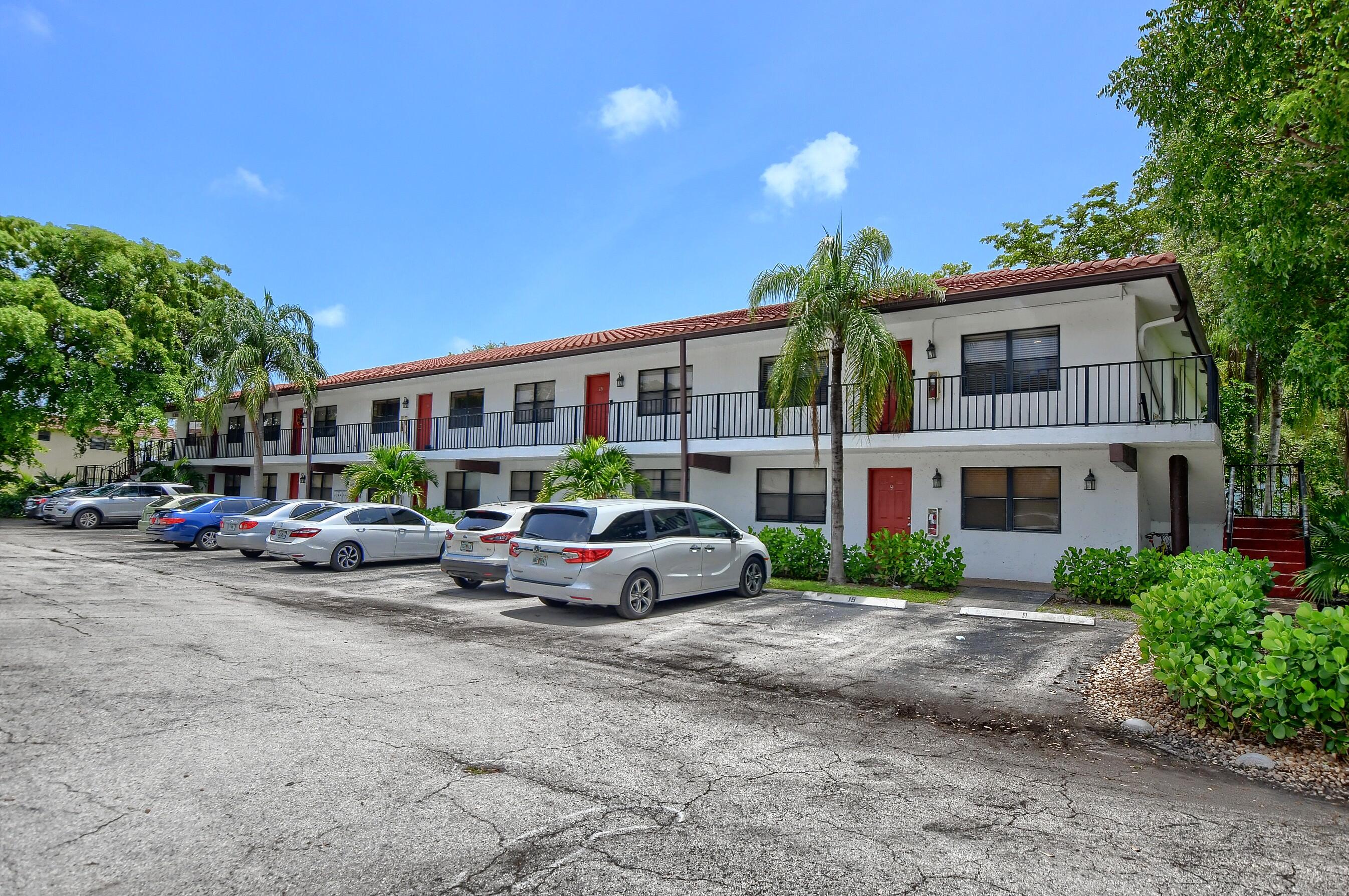 1501 Northwest 13th Street, Unit 14 Boca Raton, FL 33486 - Photo 21 of 24 02_ebf_1640-hdr(5)