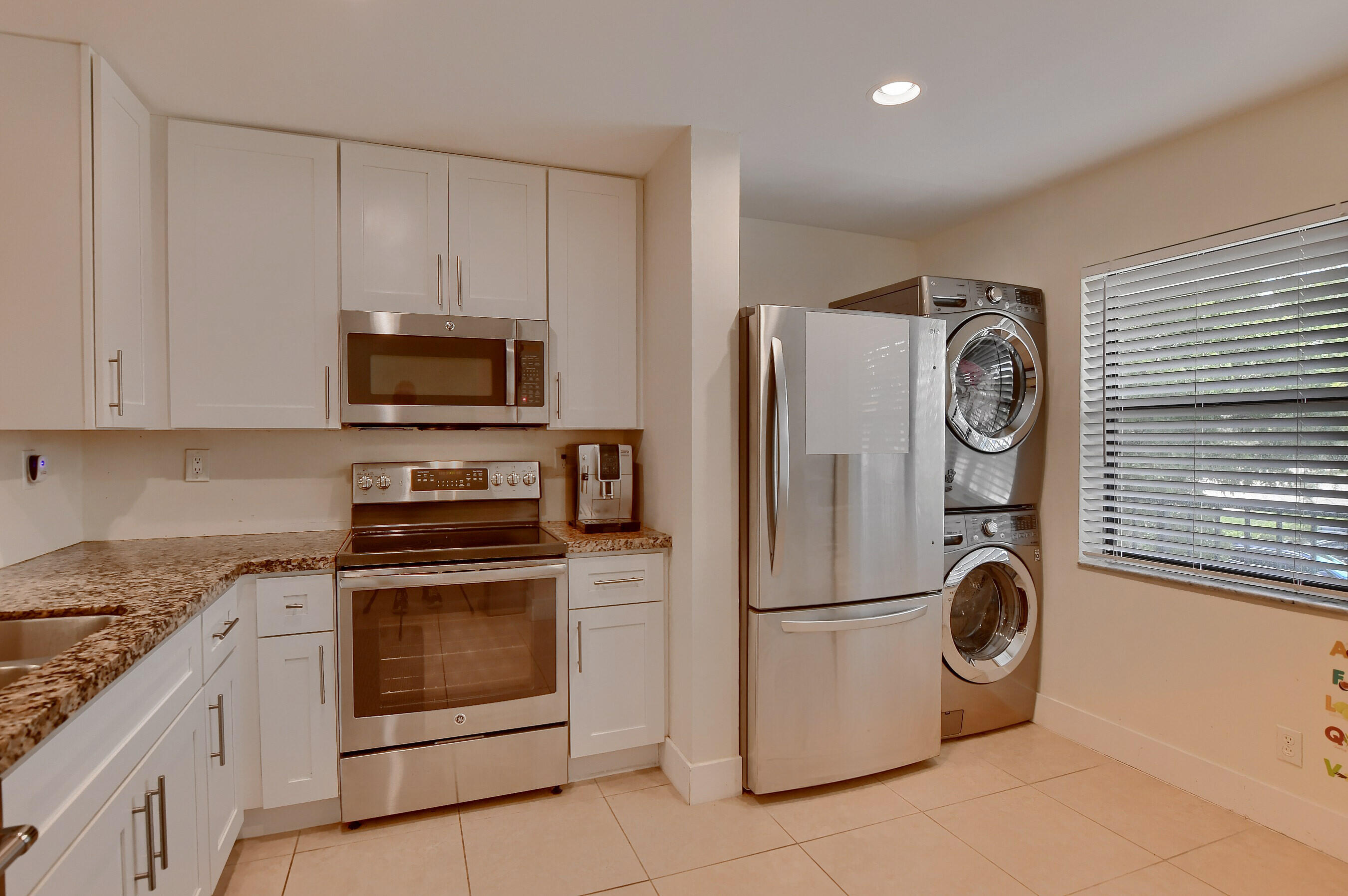 1501 Northwest 13th Street, Unit 14 Boca Raton, FL 33486 - Photo 4 of 24 06_ebf_1710-hdr(5)