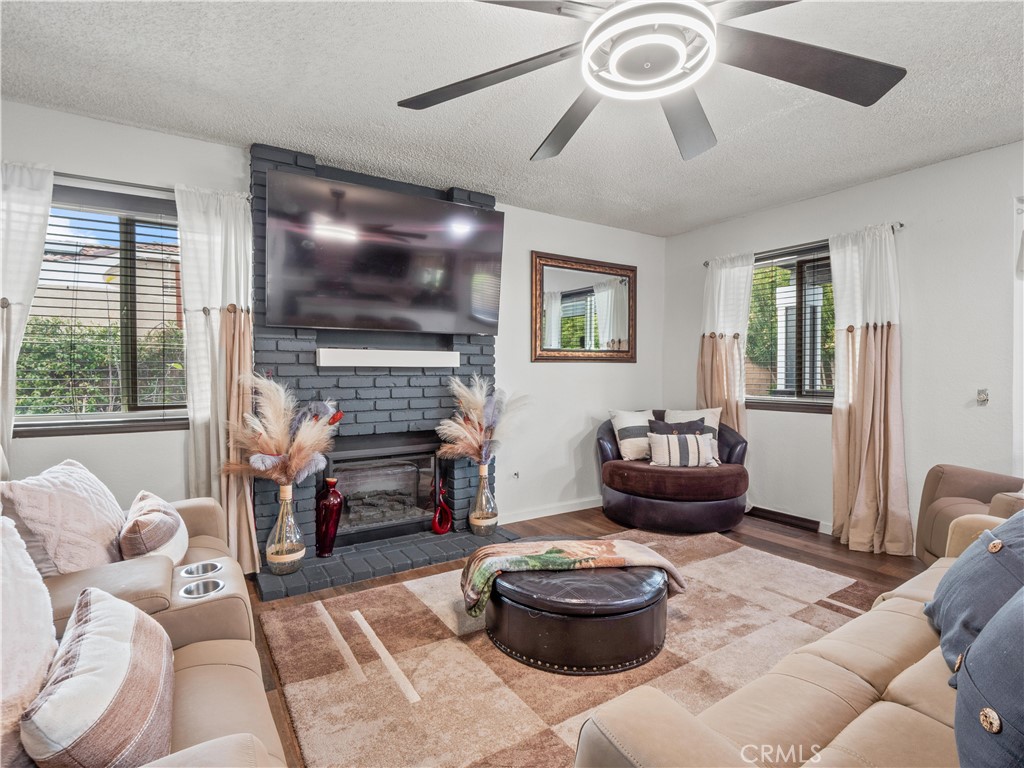 2833 Springfield Place Lancaster, CA 93536 - Photo 13 of 36