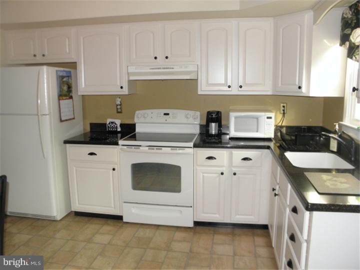 15 Sunset Road Burlington, NJ 08016 - Photo 5 of 24 Kitchen