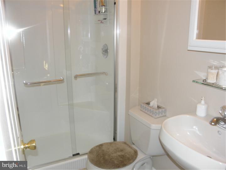 15 Sunset Road Burlington, NJ 08016 - Photo 9 of 24 Master Bathroom