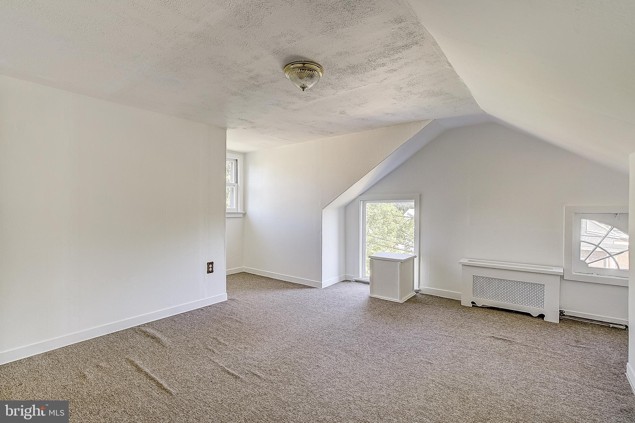 1565 Pennington Road Ewing, NJ 08618 - Photo 25 of 37