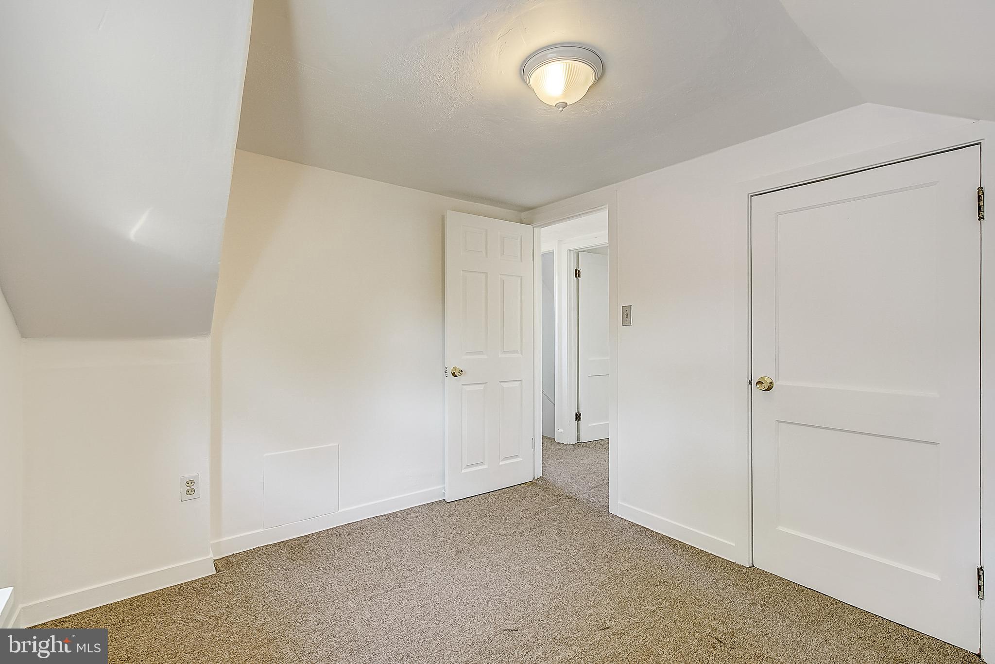 1565 Pennington Road Ewing, NJ 08618 - Photo 28 of 37