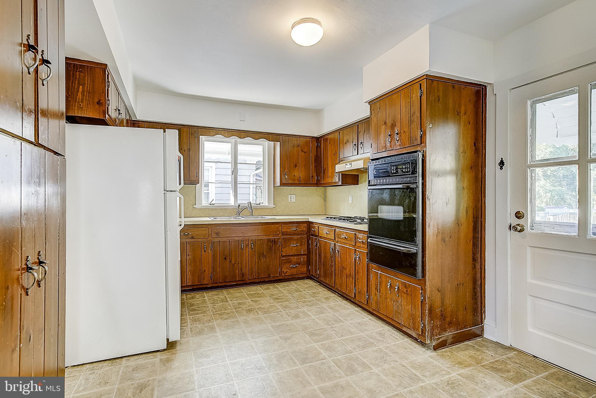 1565 Pennington Road Ewing, NJ 08618 - Photo 9 of 37