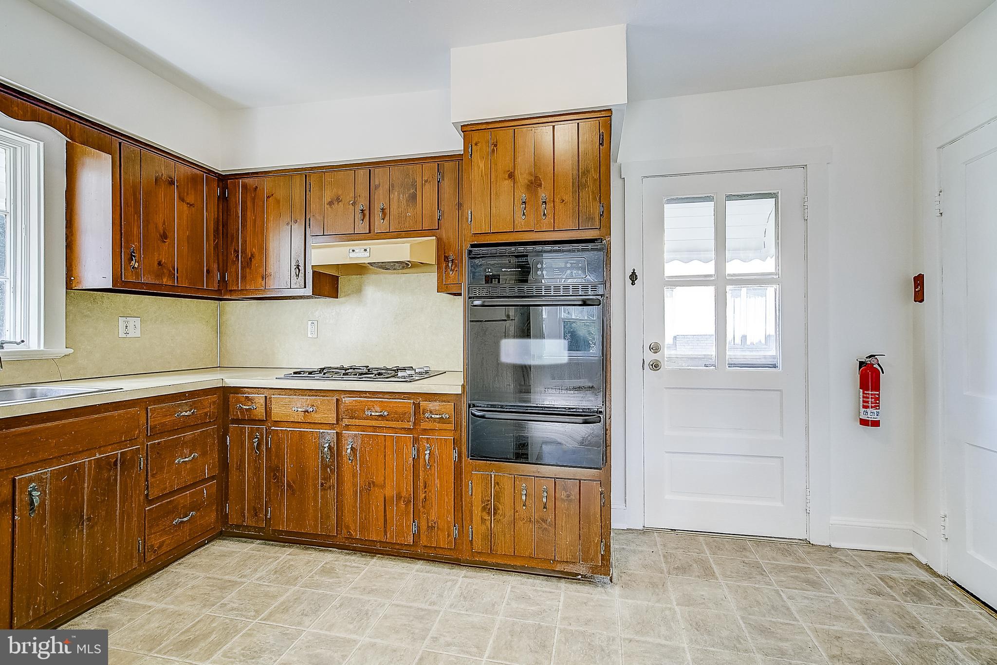 1565 Pennington Road Ewing, NJ 08618 - Photo 10 of 37