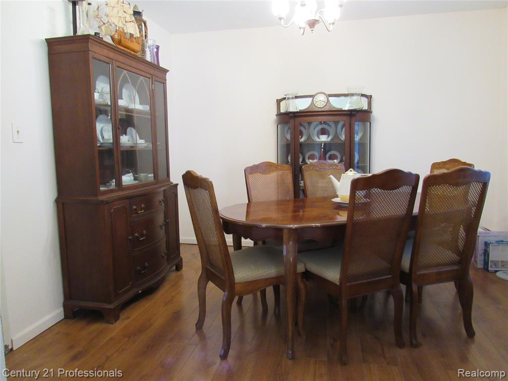 2871 Walbridge Road Rochester Hills, MI 48307 - Photo 4 of 15