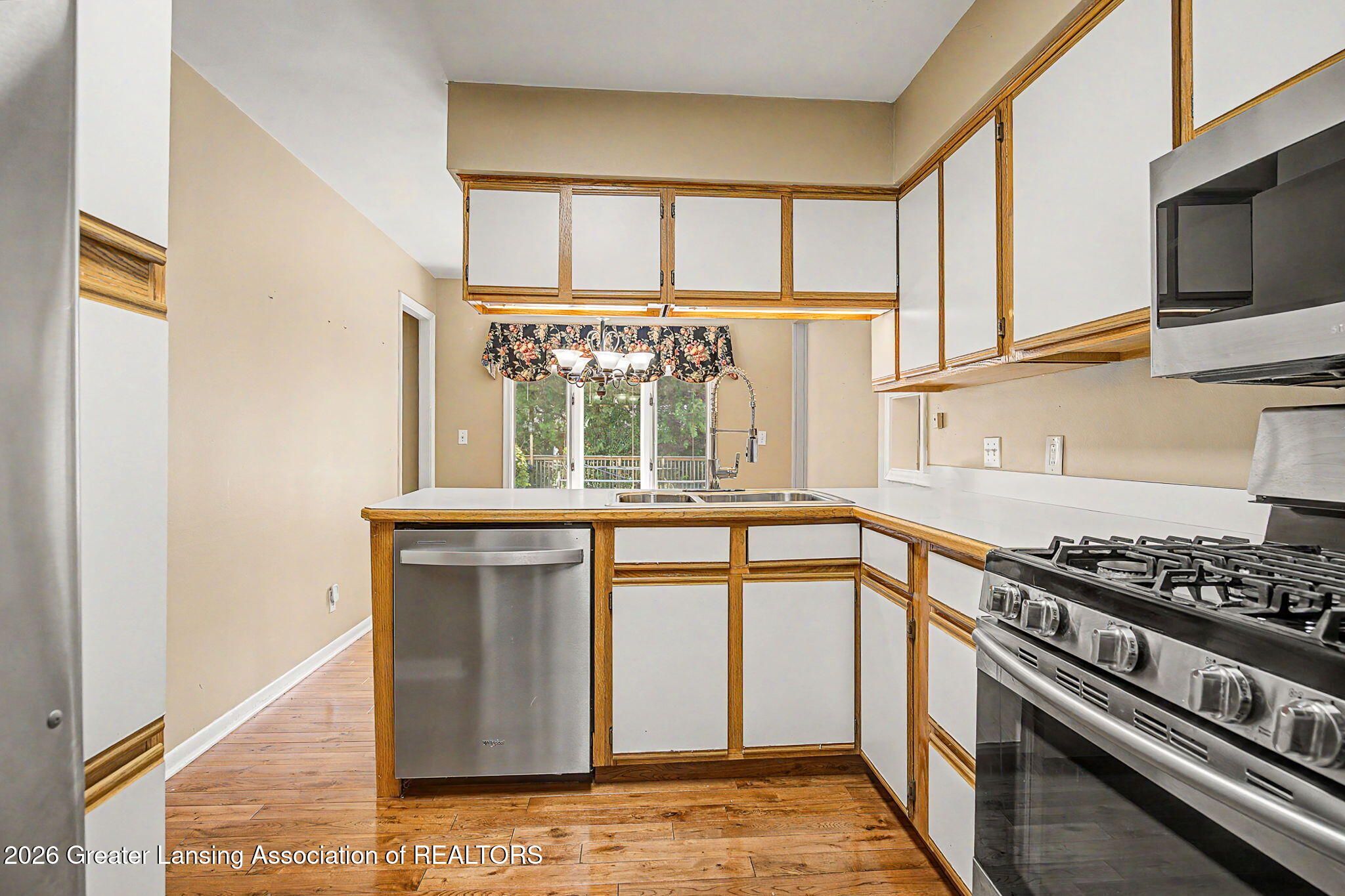 2602 Bedford Road Lansing, MI 48911 - Photo 12 of 40 16-web-or-mls-CQ1A9835