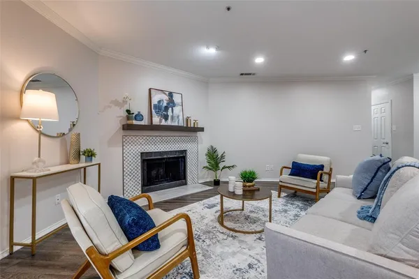$2,695 | 4501 Druid Lane, Unit 1104, Dallas, TX 75205