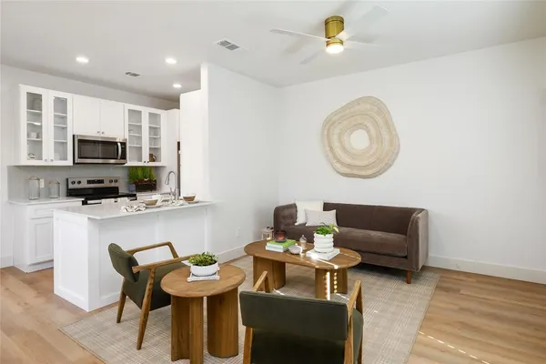 $2,695 | 4501 Druid Lane, Unit 1104, Dallas, TX 75205