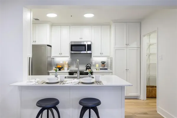 $2,695 | 4501 Druid Lane, Unit 1104, Dallas, TX 75205