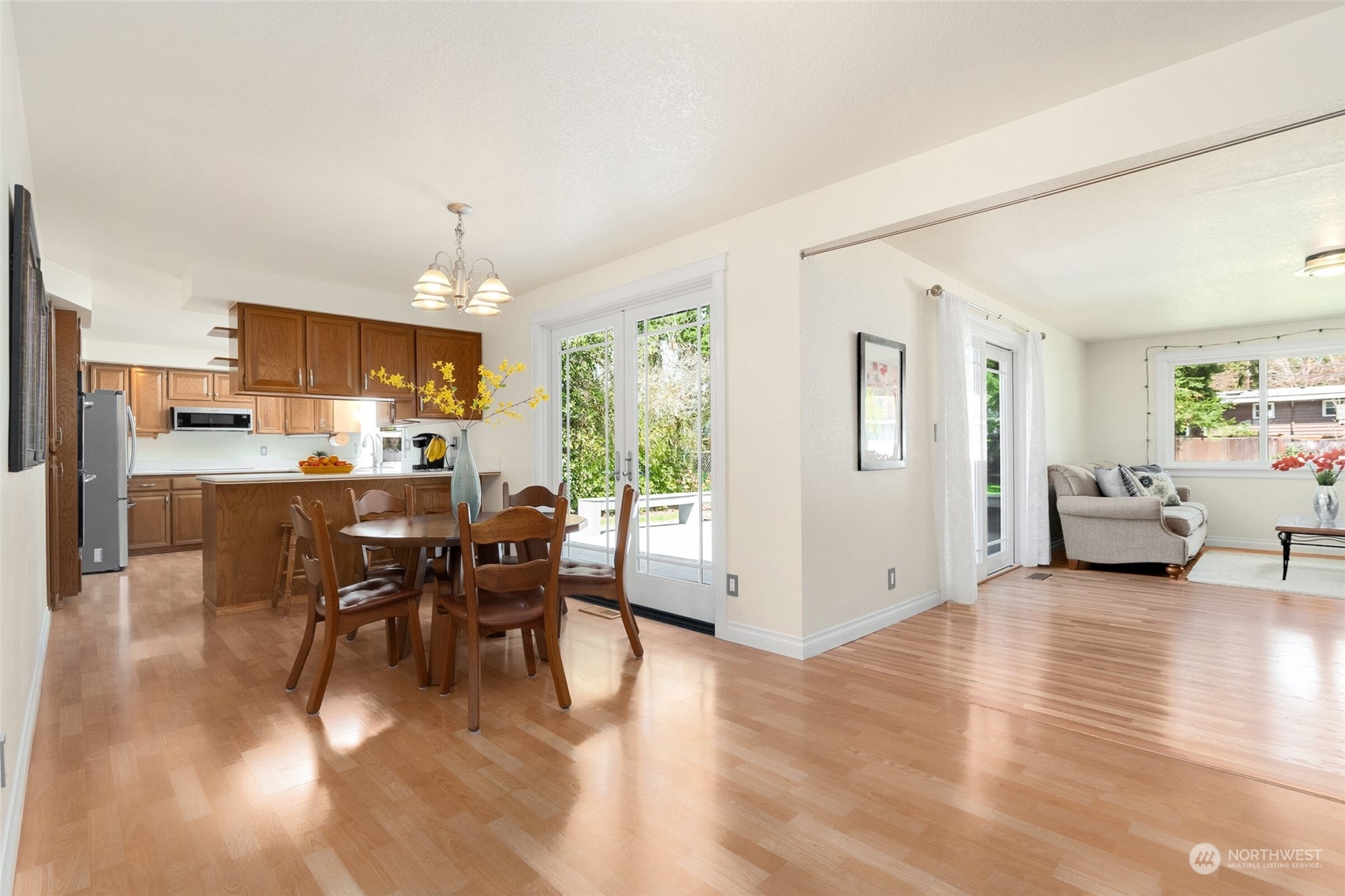 8812 Northeast 189th Place Bothell, WA 98011 - Photo 5 of 22 Gallery Image 5