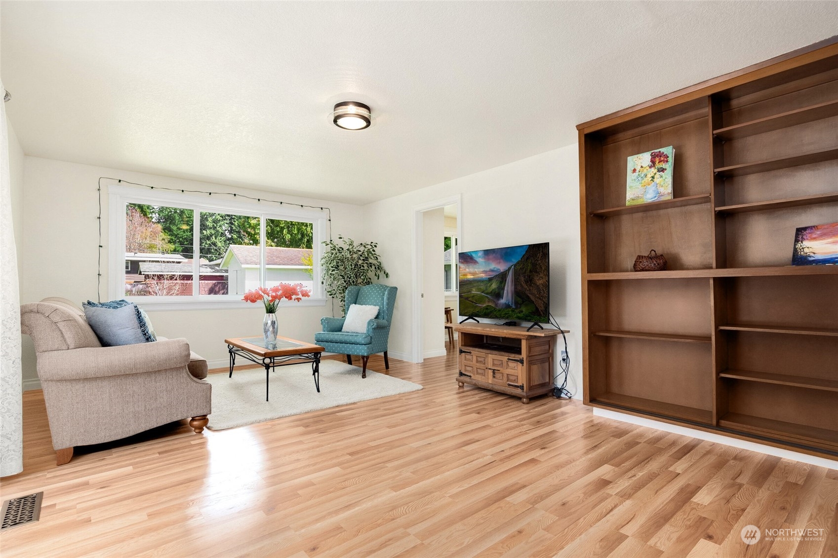 8812 Northeast 189th Place Bothell, WA 98011 - Photo 9 of 22 Gallery Image 9